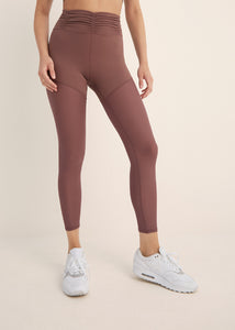 tracee legging - desert rose | BodyLanguageSportswear | desert rose  | 
why she speaks your language

When it comes to a strong core, no one holds it together better than 