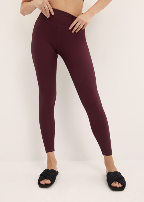 hailey legging - cherry rib | BodyLanguageSportswear | cherry  | why she speaks your language
Our signature cut in our softest fabric, Hailey is the legging that doe
