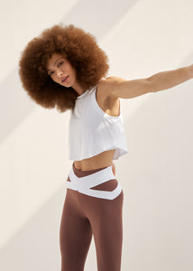thea top crop - white | BodyLanguageSportswear | white  | 
why she speaks your language
Top of the crops? It's thea. For when you want a little more coverage 