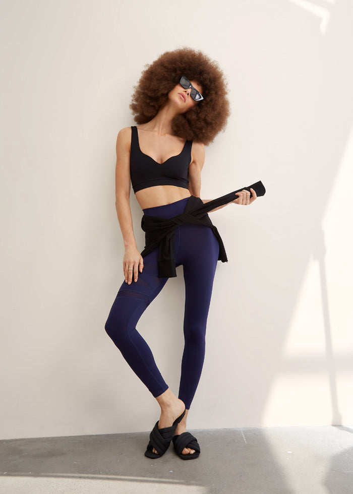 gigi legging - deep sea | BodyLanguageSportswear | deep sea  | 
why she speaks your language
If you're the kind of girl who doesn't follow the crowd, get to know g