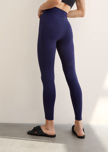 gigi legging - deep sea | BodyLanguageSportswear | deep sea  | 
why she speaks your language
If you're the kind of girl who doesn't follow the crowd, get to know g